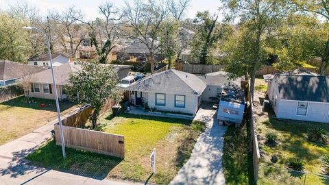 Photo of 5002 Chennault Road, Houston, TX 77033 (MLS # 55127671)