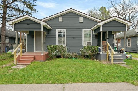 Photo of 5005 New Orleans St #A, Houston, TX 77020 (MLS # 52576951)