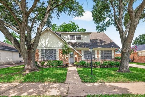 Photo of 12314 Shaftsbury Drive, Houston, TX 77031 (MLS # 47627238)