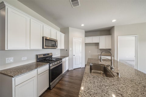 Apartment For Sale - 20342 Green Mountain Drive<br/> Montgomery County, New Caney, TX 77357