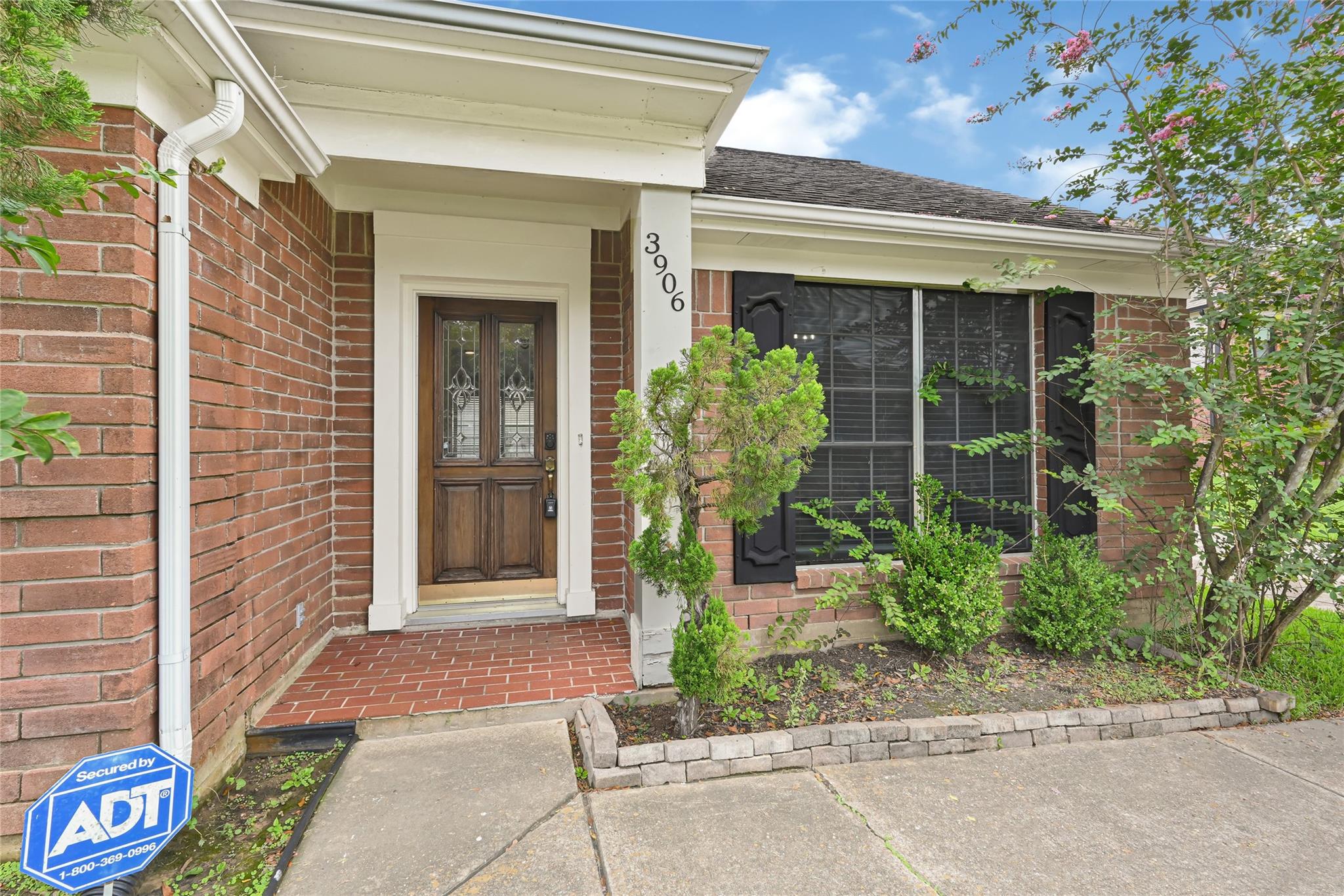 3906 Greenwood Drive