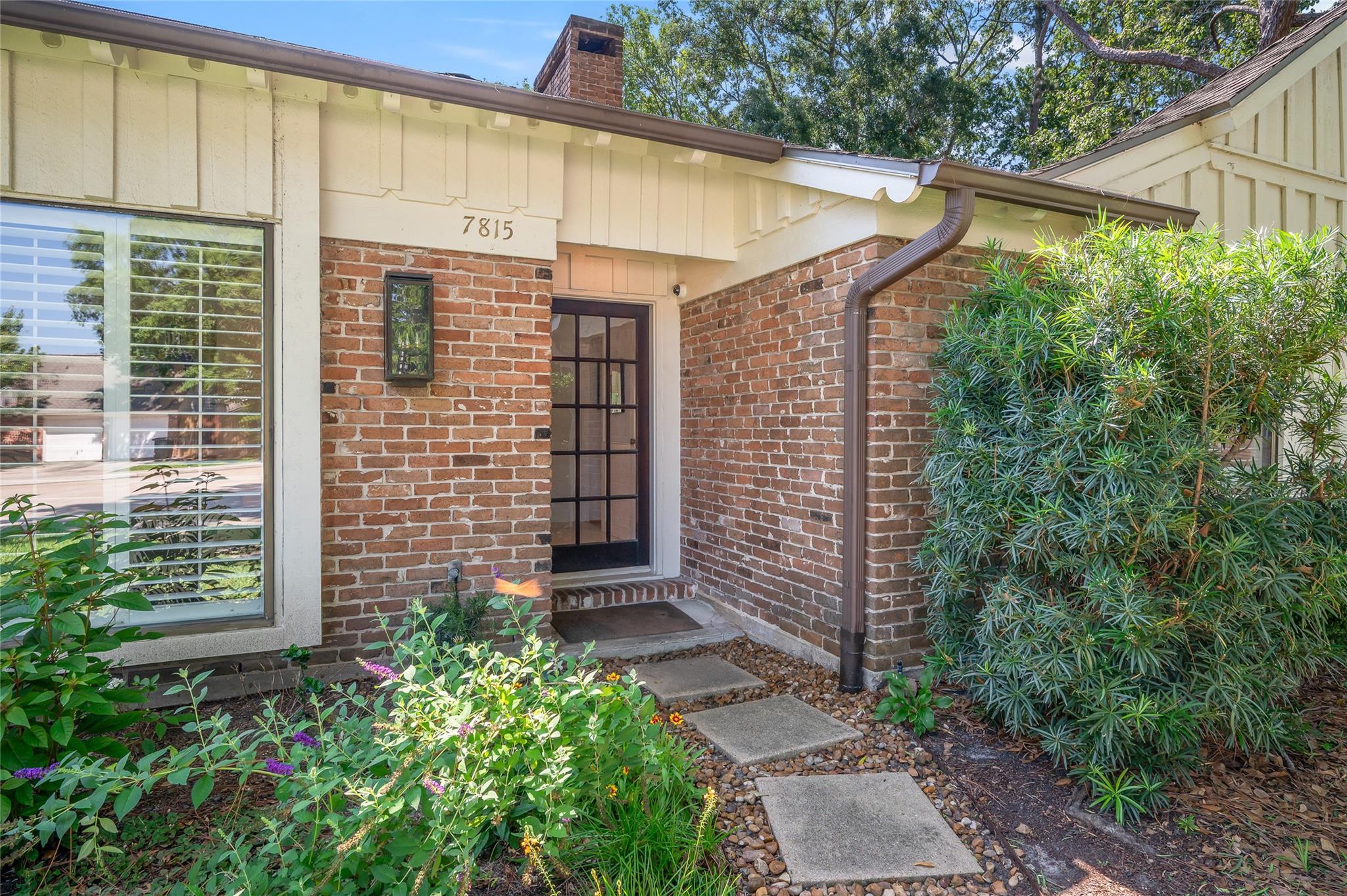 7815 Fairdale Lane