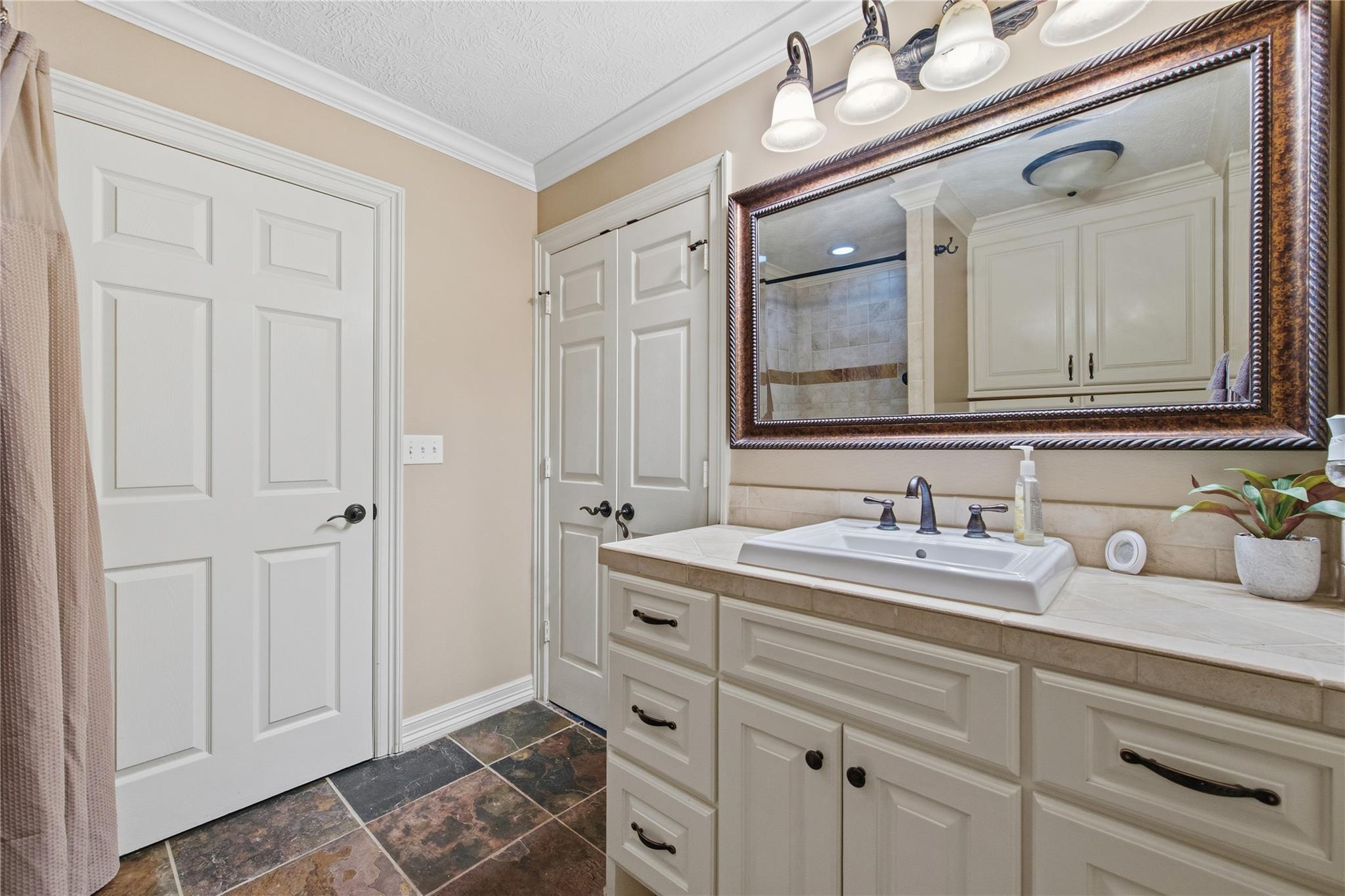 Dayton, Texas, 77535, United States, 6 Bedrooms Bedrooms, ,6 BathroomsBathrooms,Residential,Active,2031794