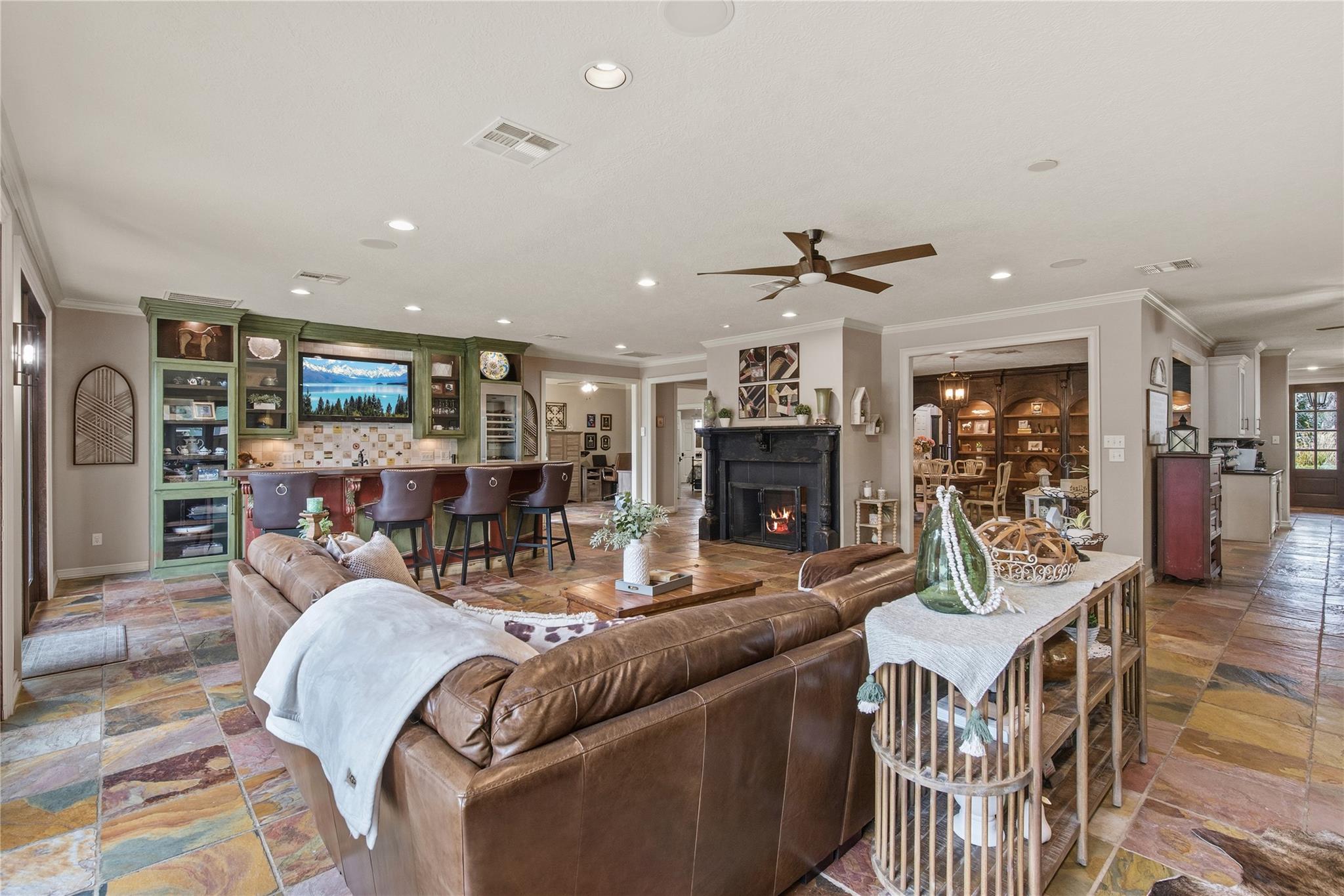 Dayton, Texas, 77535, United States, 6 Bedrooms Bedrooms, ,6 BathroomsBathrooms,Residential,Active,2031794