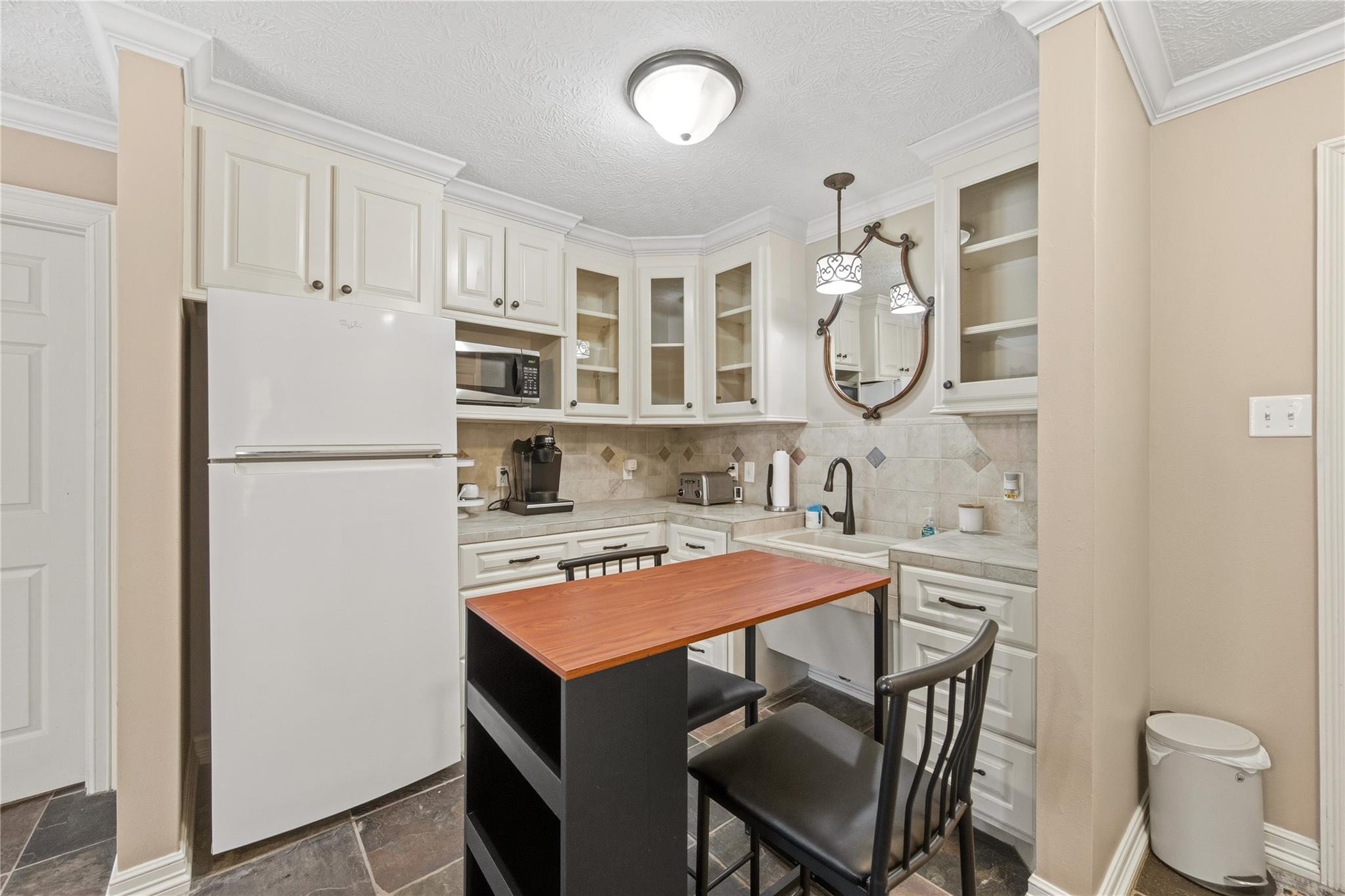 Dayton, Texas, 77535, United States, 6 Bedrooms Bedrooms, ,6 BathroomsBathrooms,Residential,Active,2031794