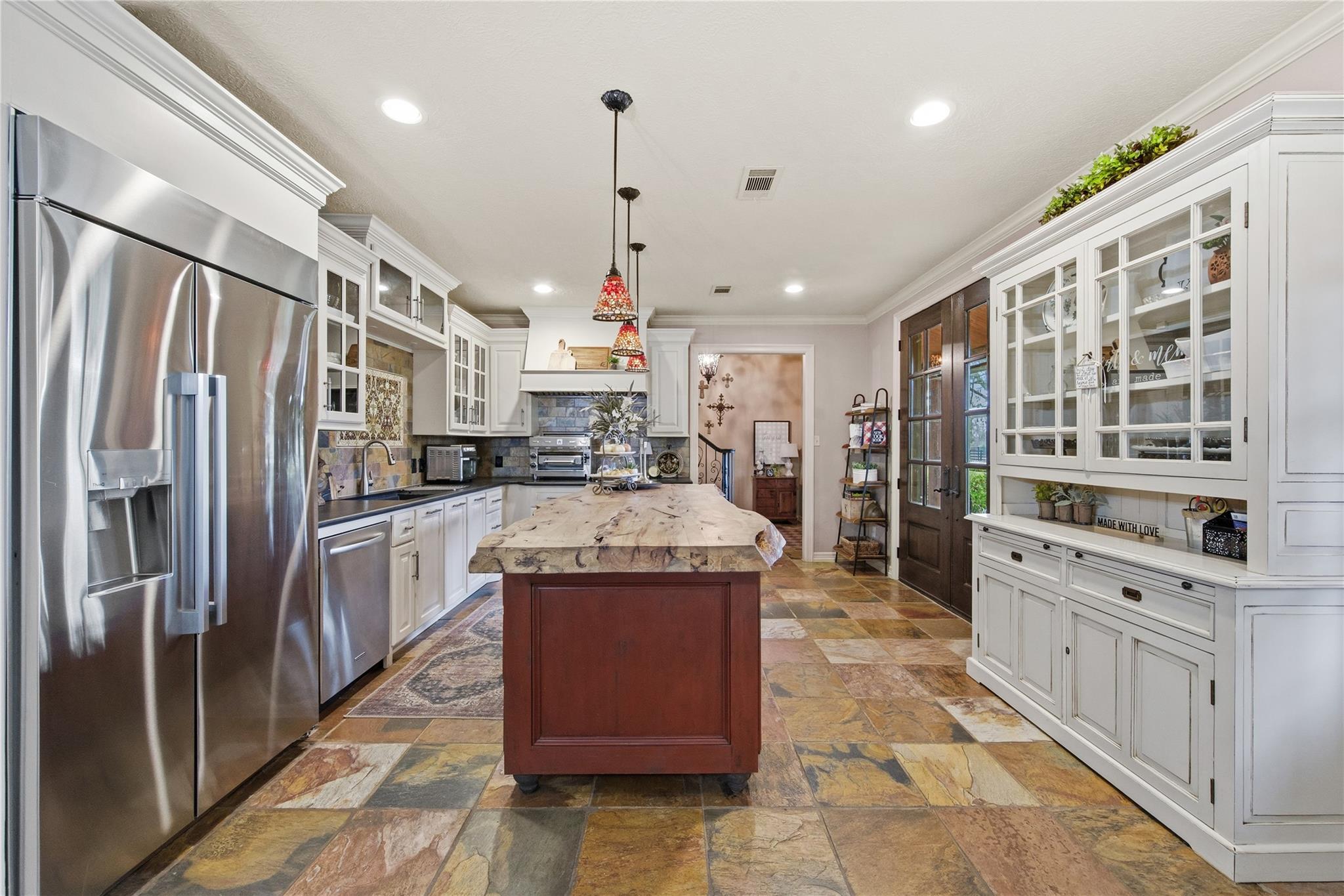 Dayton, Texas, 77535, United States, 6 Bedrooms Bedrooms, ,6 BathroomsBathrooms,Residential,Active,2031794