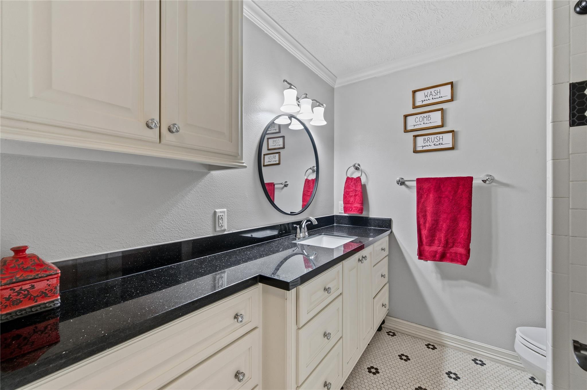 Dayton, Texas, 77535, United States, 6 Bedrooms Bedrooms, ,6 BathroomsBathrooms,Residential,Active,2031794