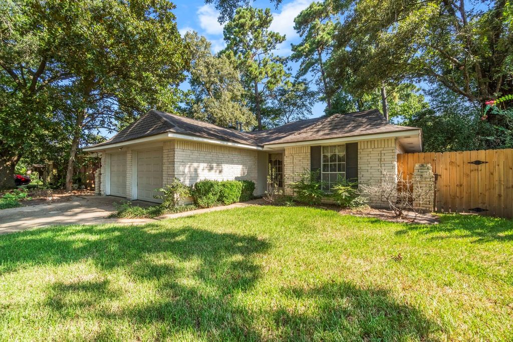Photo of 2503 Meandering Trail, Houston, TX 77339 (MLS # 13102713)