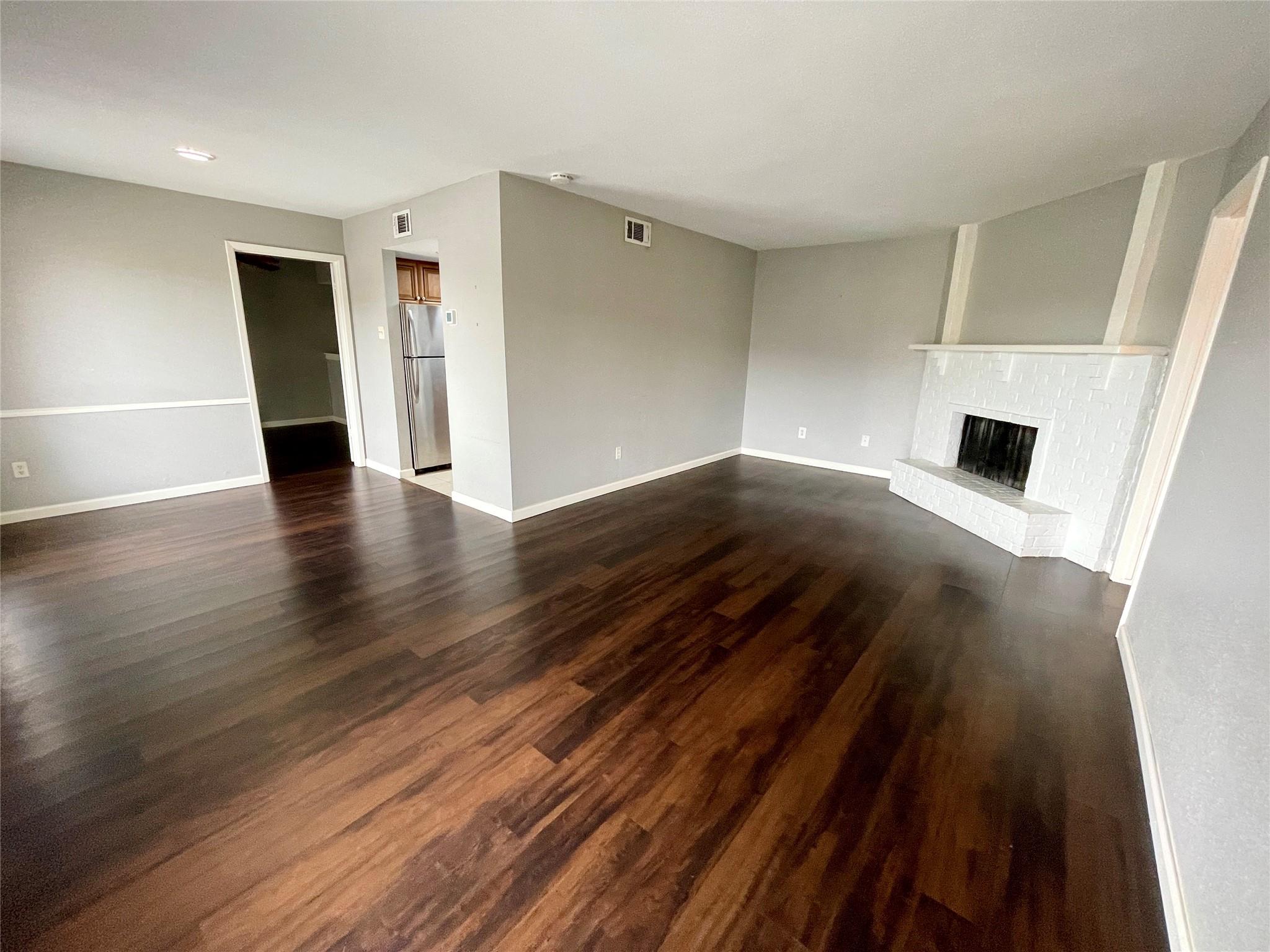 1516 Bay Area Boulevard E4