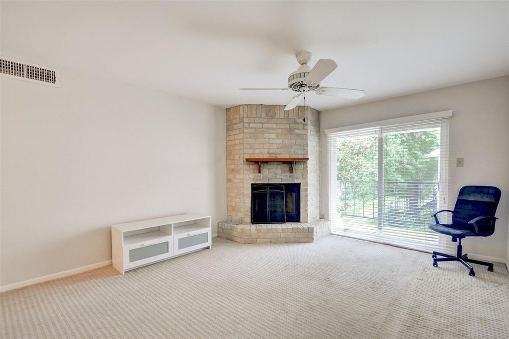 Photo of 2800 Jeanetta Street #2302, Houston, TX 77063 (MLS # 11662836)