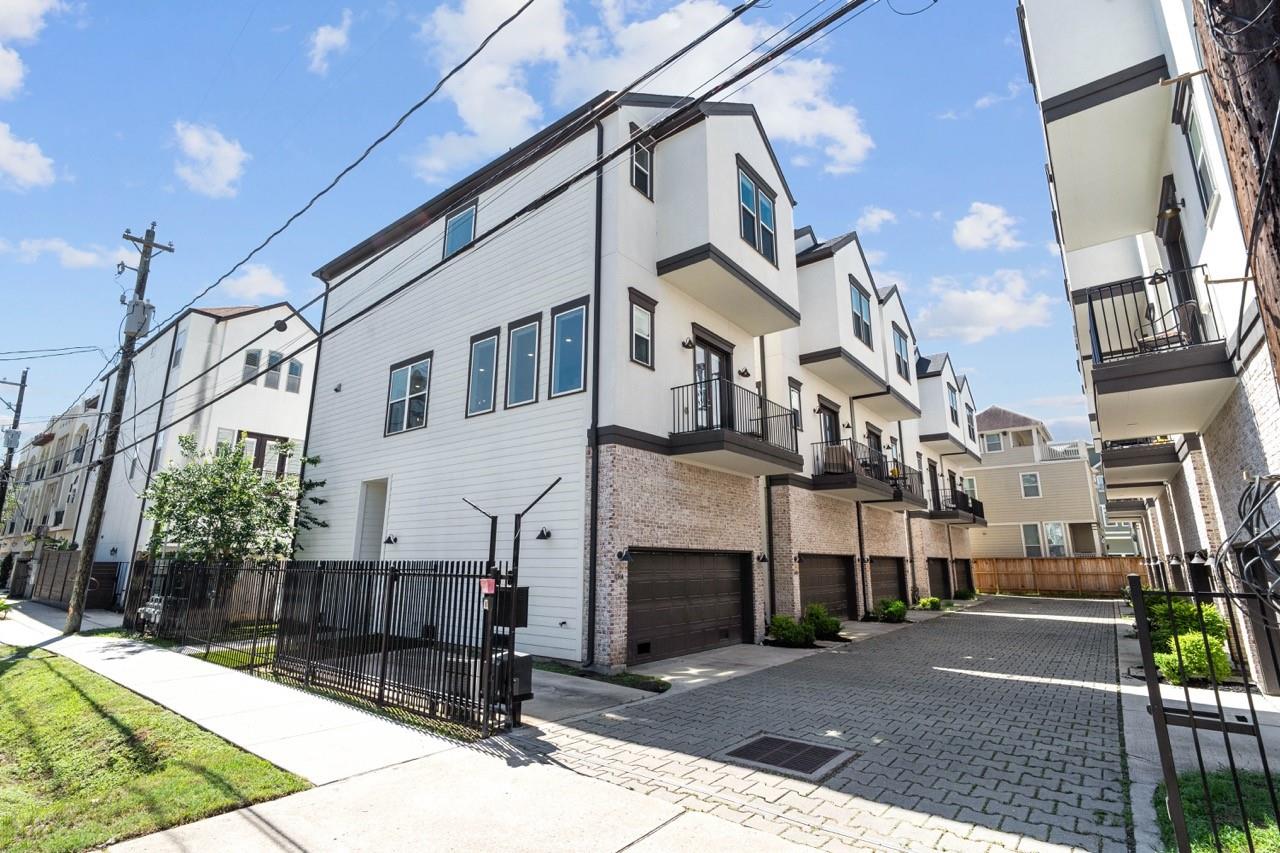 1114 W 15th 1/2 Street A