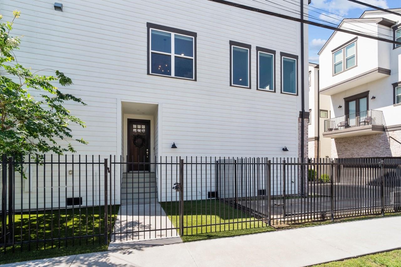1114 W 15th 1/2 Street A