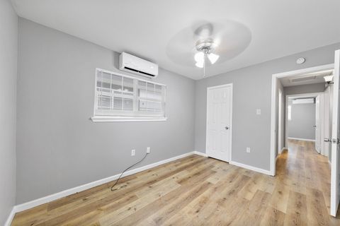 Tiny photo for 2106 Hadley St St #2106, Houston, TX 77004 (MLS # 5604330)