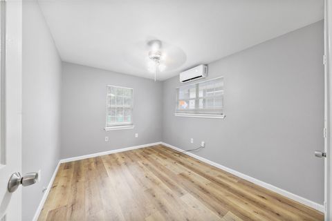 Tiny photo for 2106 Hadley St St #2106, Houston, TX 77004 (MLS # 5604330)