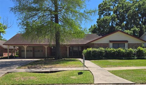 Photo of 1311 Lafayette Avenue, Pasadena, TX 77502 (MLS # 69530374)