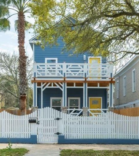 Photo of 3209 Ursuline Street, Galveston, TX 77550 (MLS # 43877178)