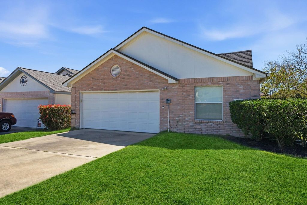 Photo of 11353 Windlass Lane, Willis, TX 77318 (MLS # 4939298)