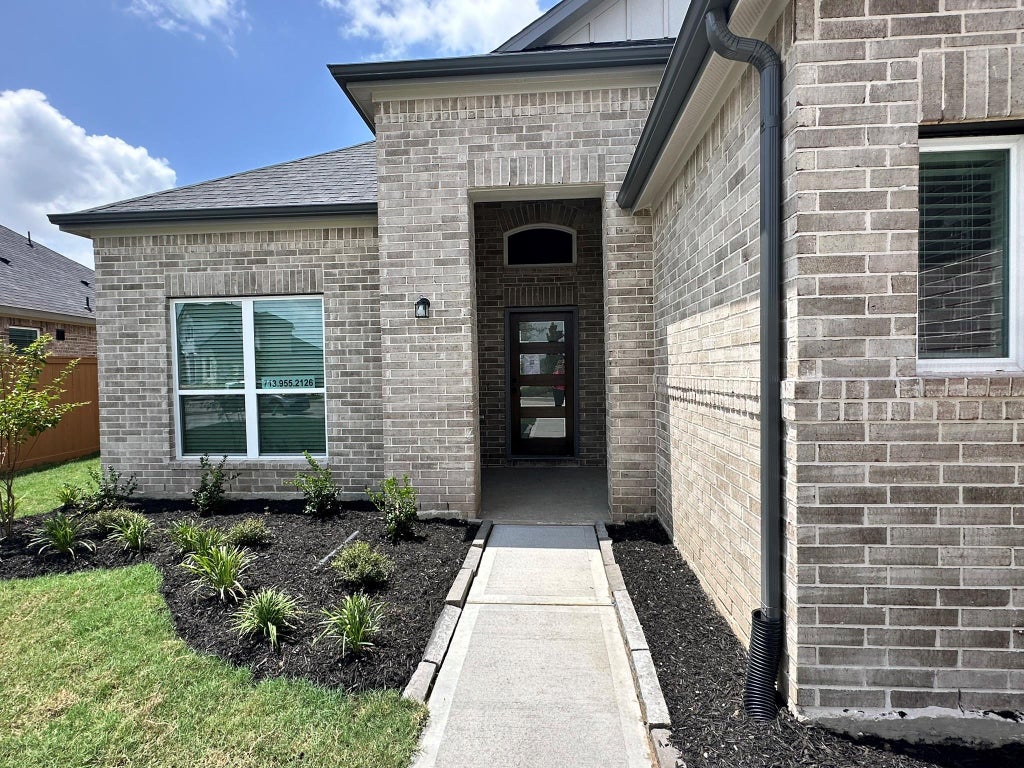 Photo of 13627 Lago Vista Drive, Iowa Colony, TX 77583 (MLS # 98363486)