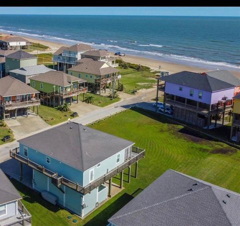 Photo of 65 SE S Stingaree Drive, Crystal Beach, TX 77650 (MLS # 22006294)