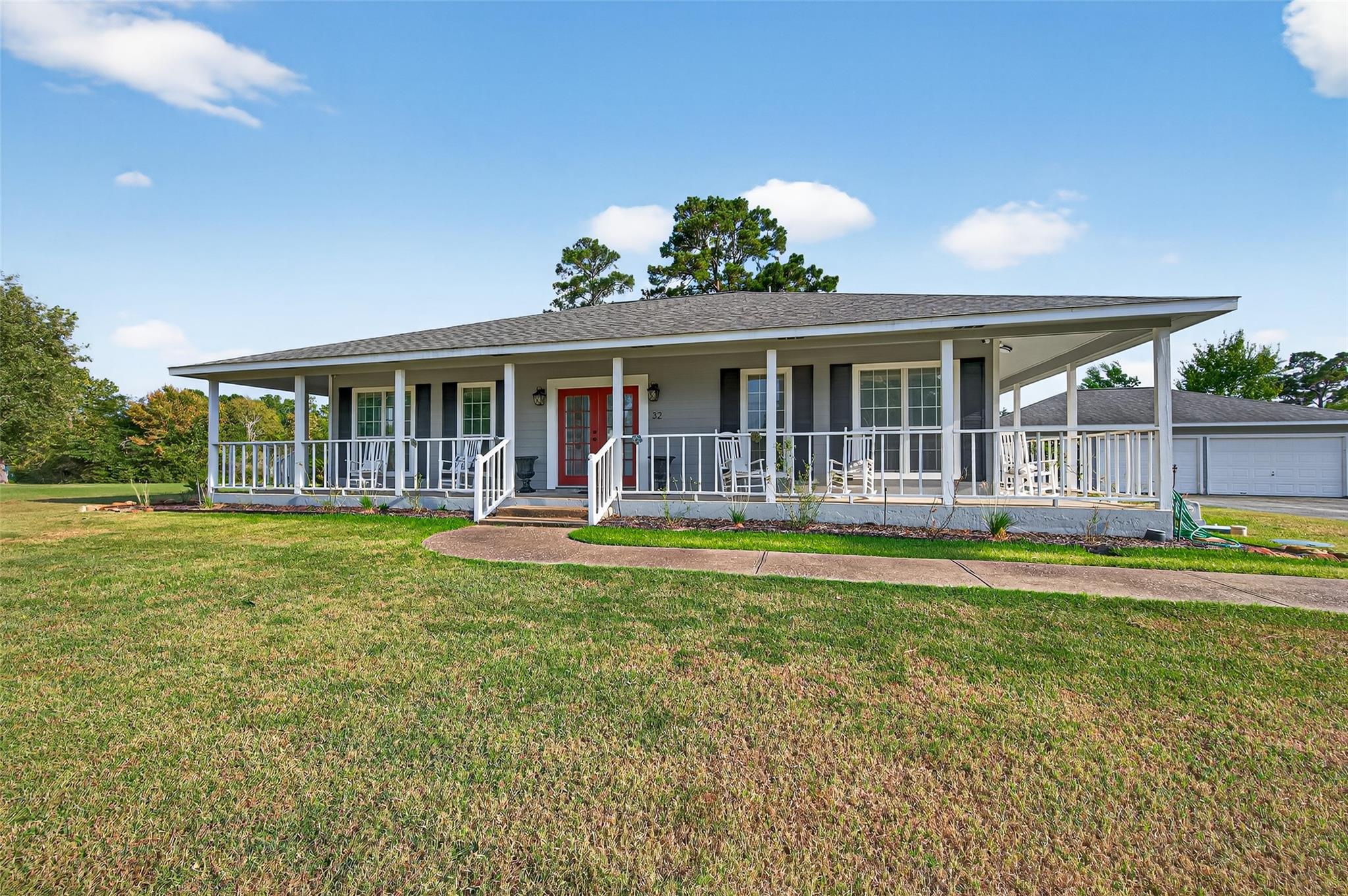 32 Palisade Circle