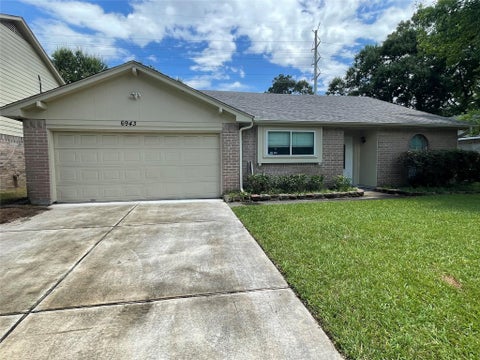 Photo of 6943 Foxhurst Lane, Humble, TX 77338 (MLS # 35971365)