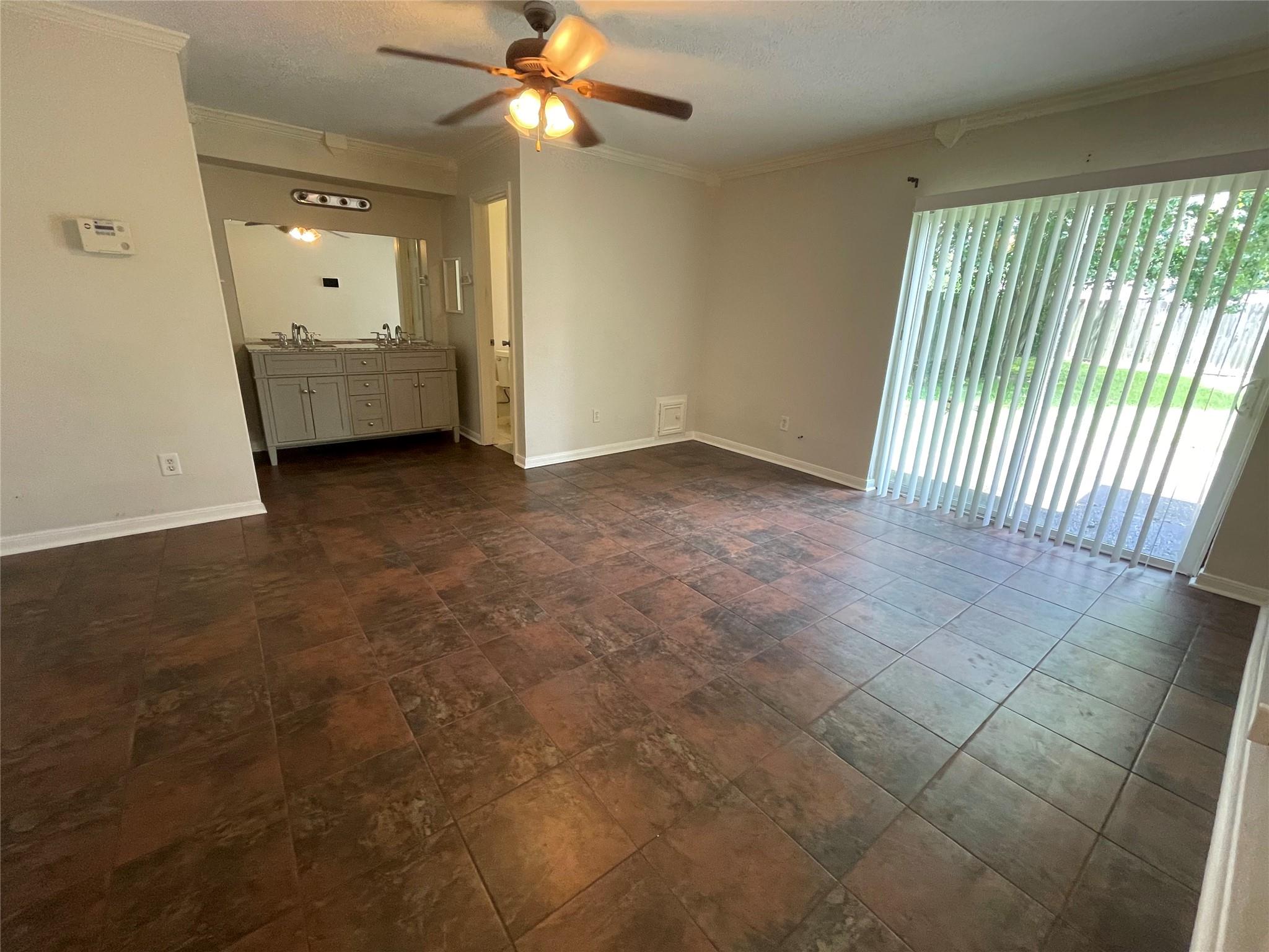 6943 Foxhurst Lane