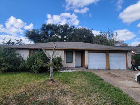 Photo of 15810 Boonridge Road, Houston, TX 77053 (MLS # 3919886)