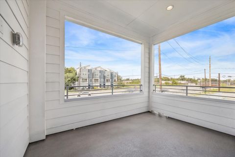 Tiny photo for 1808 Elysian Street, Houston, TX 77026 (MLS # 44843977)