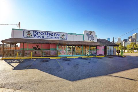 Tiny photo for 1808 Elysian Street, Houston, TX 77026 (MLS # 44843977)