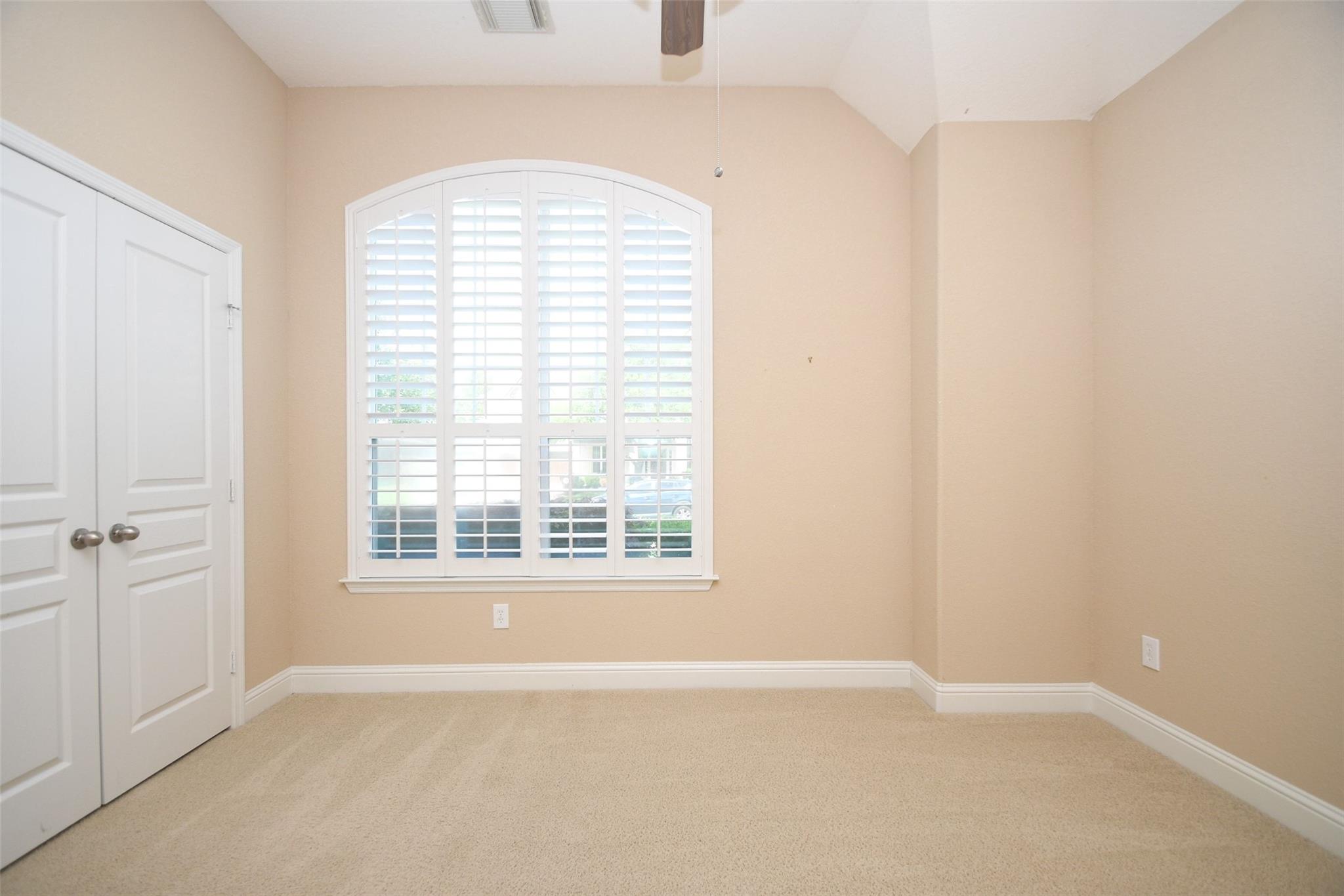 5803 Oakdale Meadows