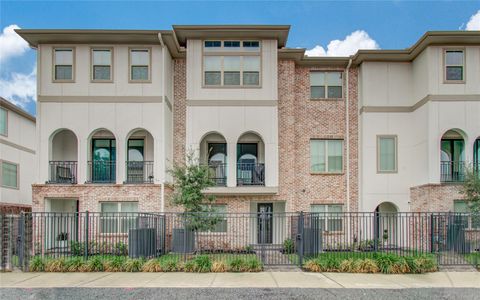 Photo of 5205 Allen Street #F, Houston, TX 77007 (MLS # 84454456)