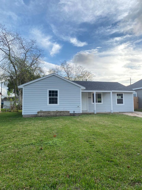 Photo of 5502 Heron Drive, Houston, TX 77033 (MLS # 11079443)