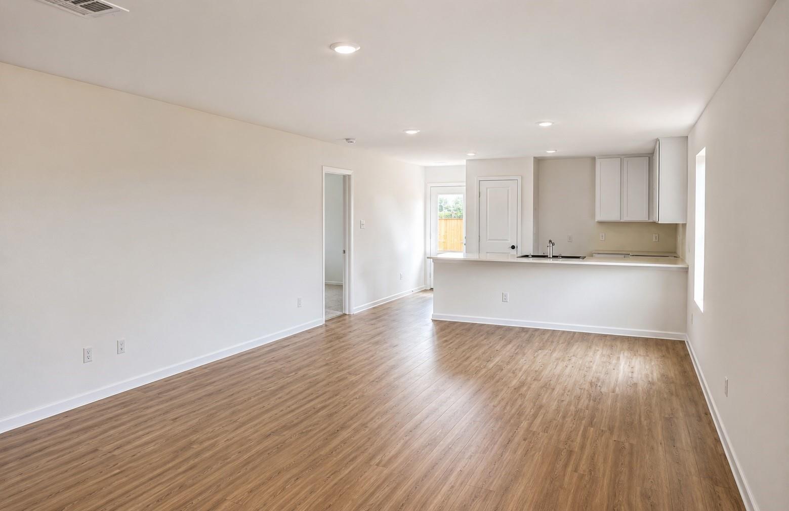 108 Stran Street
