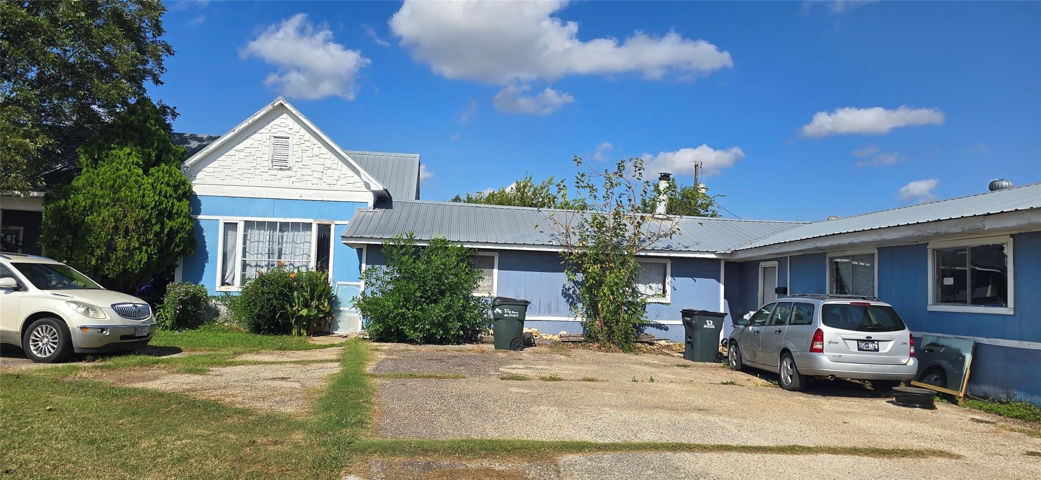 807 N Manse Avenue