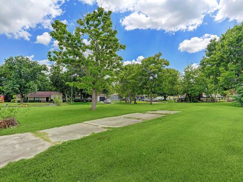 Photo of 9226 Faircroft Drive, Houston, TX 77033 (MLS # 76566725)