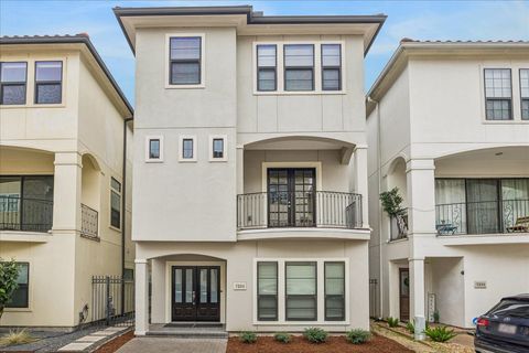 Photo of 7231 Laguna Villas, Houston, TX 77036 (MLS # 75884561)