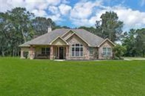 Homes For Sale - 27085 Fairway Crossings Drive<br/> Huffman, TX 77336