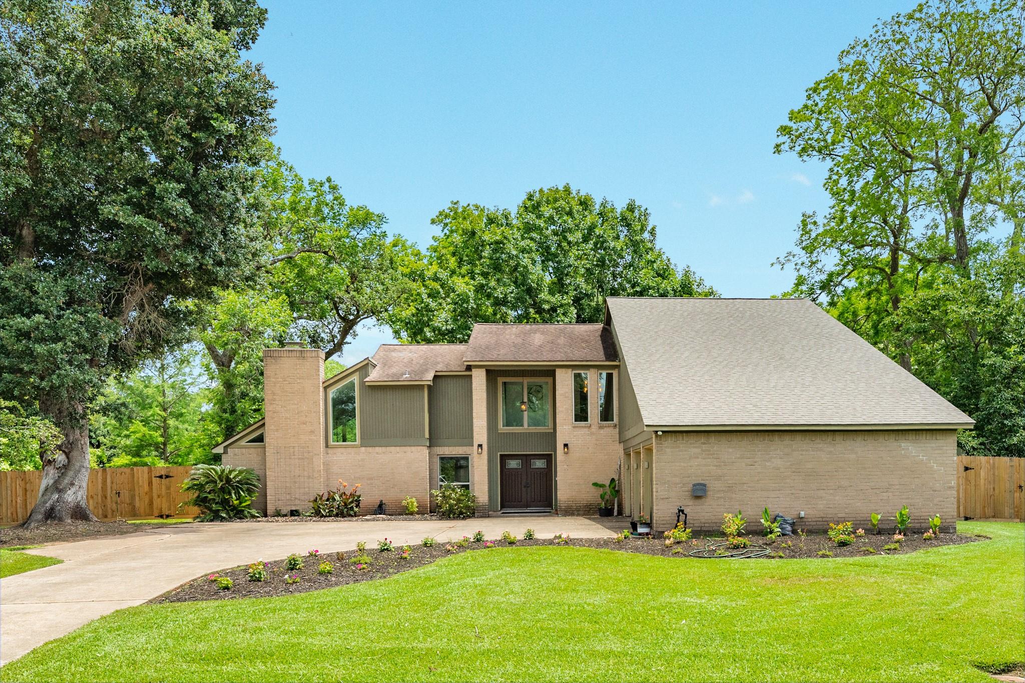 202 Raintree Lane