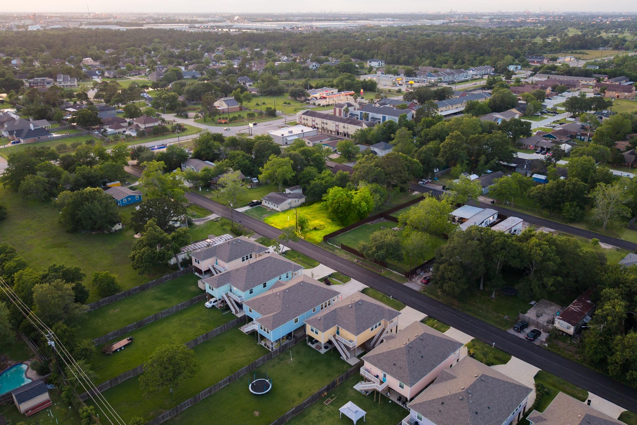 402 Bay Oaks Drive
