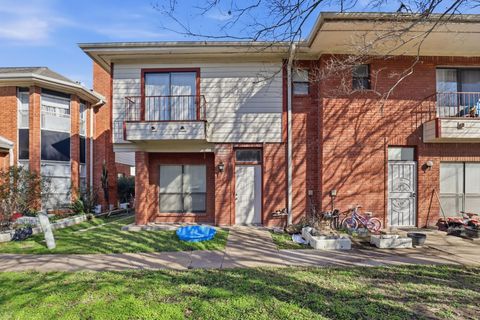 Townhouse For Sale - 8320 Wild Rose Street #4B<br/> Harris County, Houston, TX 77083