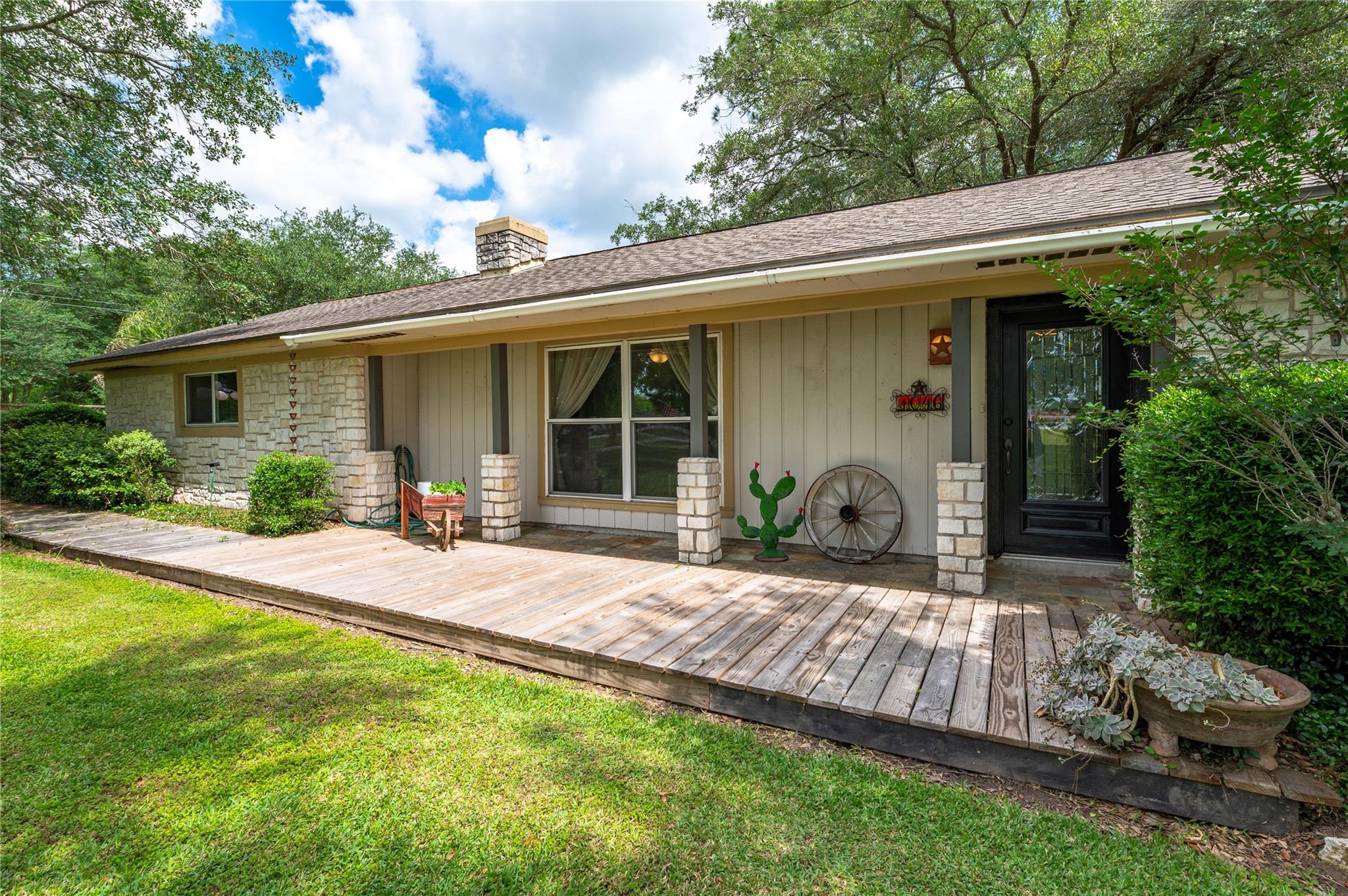 1046 Fm 517 Road