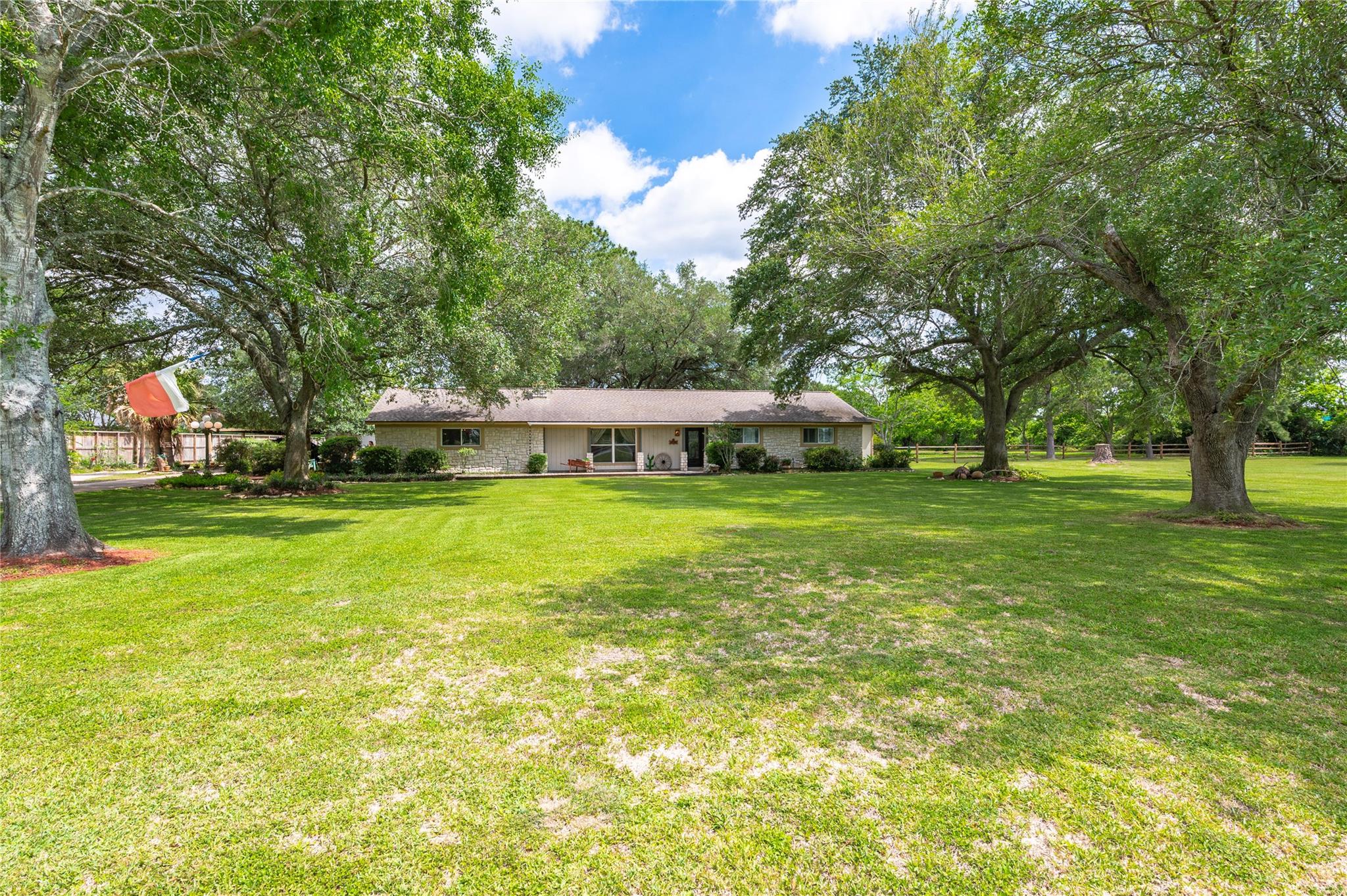 1046 Fm 517 Road