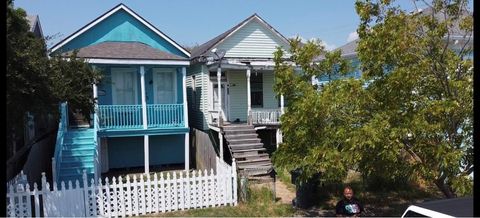 Photo of 1206 Ave K, Galveston, TX 77550 (MLS # 2104642)