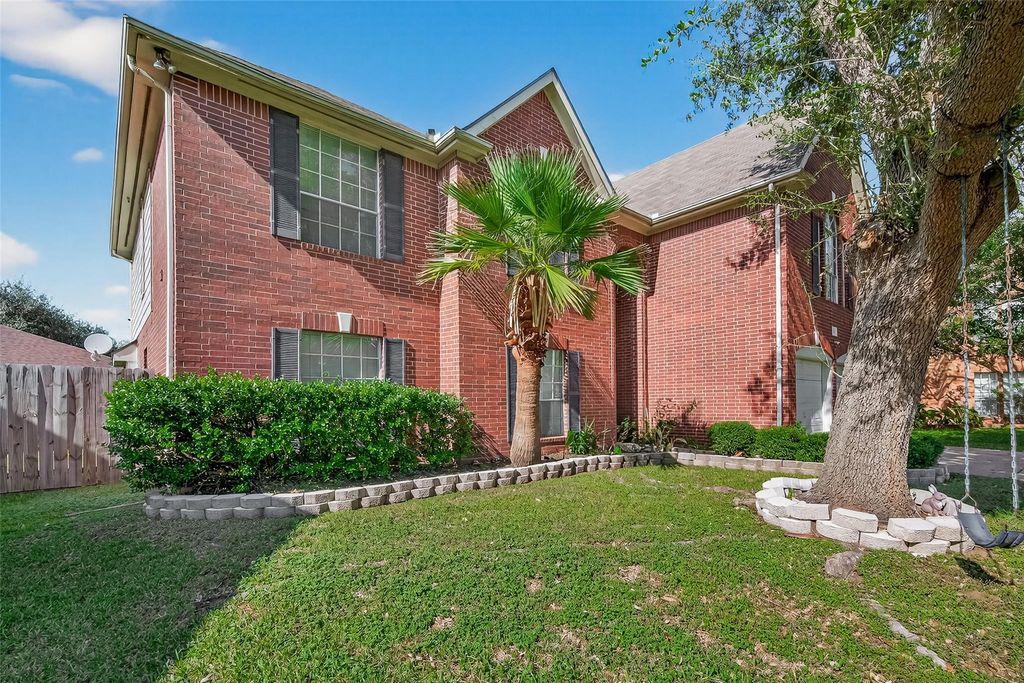 Photo of 16315 April Ridge Drive, Houston, TX 77083 (MLS # 958782)