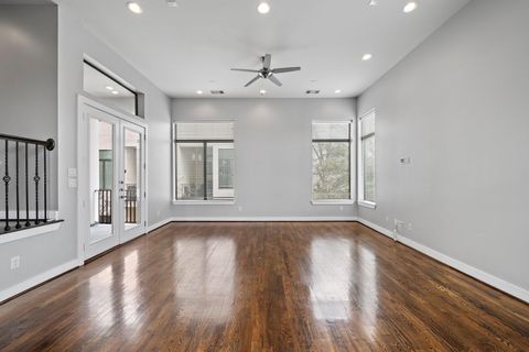 Photo of 714 E 20th St ST #E, Houston, TX 77008 (MLS # 45247323)