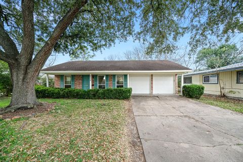 Photo of 8110 Bob White Drive, Houston, TX 77074 (MLS # 75685978)