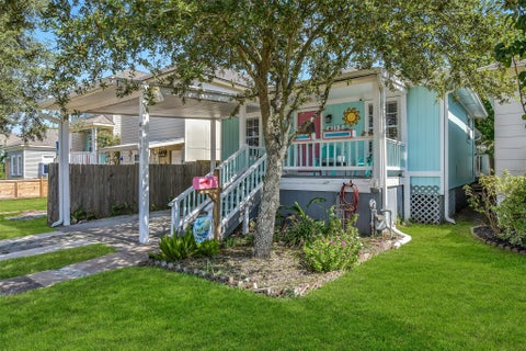 Photo of 4117 Avenue M 1/2, Galveston, TX 77550 (MLS # 45566353)