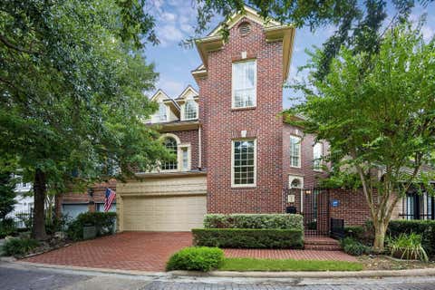 Photo of 1 Pine Briar Circle, Houston, TX 77056 (MLS # 28212529)