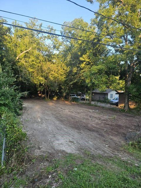 400 S 13th Street Conroe TX 77301