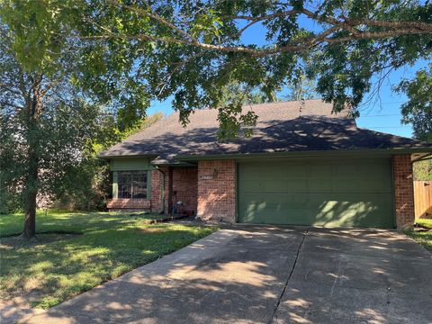 Photo of 4710 Whispering Falls Drive, Houston, TX 77084 (MLS # 29816035)